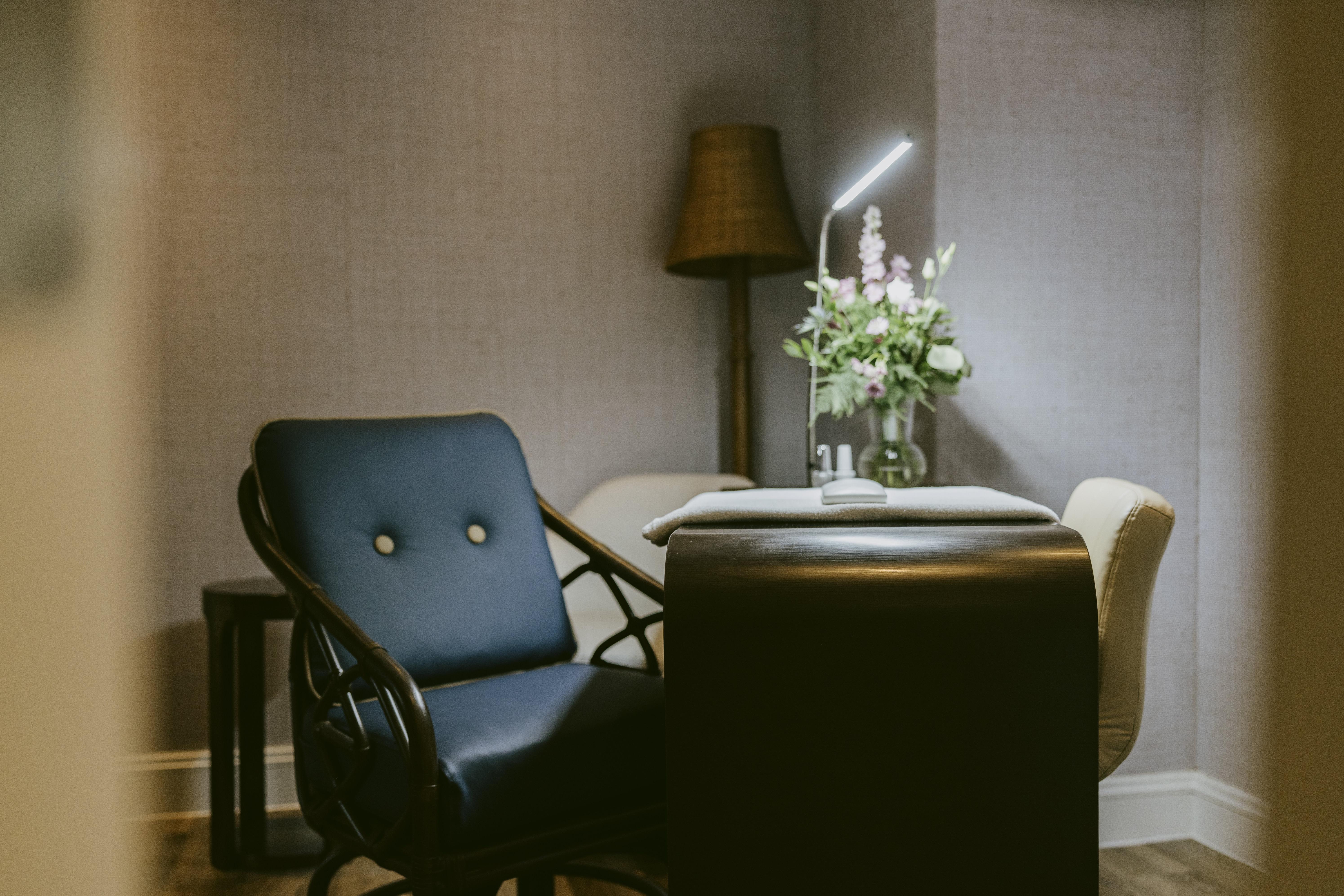 Hotel Marine Troon Exterior foto A manicure table