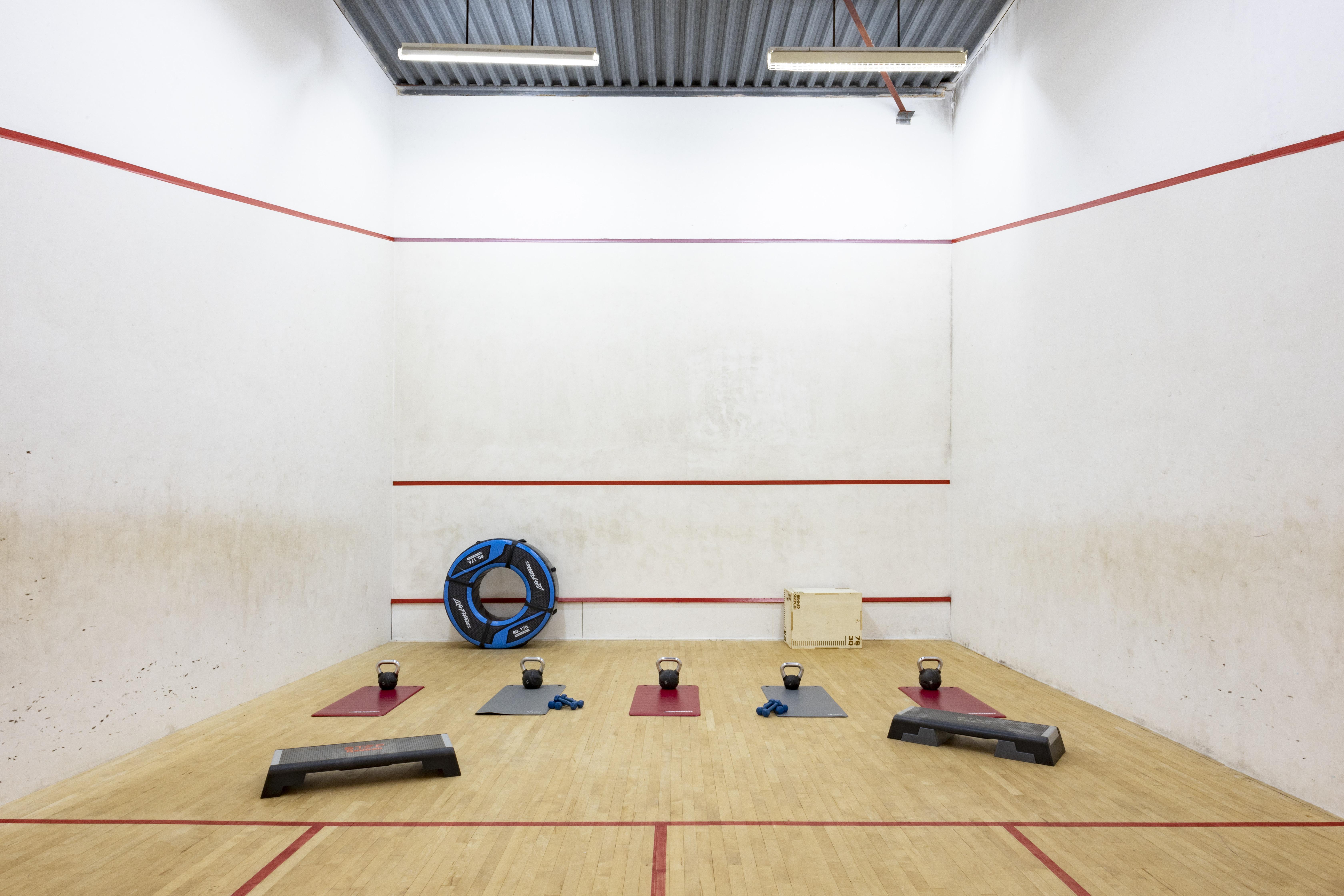 Hotel Marine Troon Exterior foto Squash court at the University of Nottingham