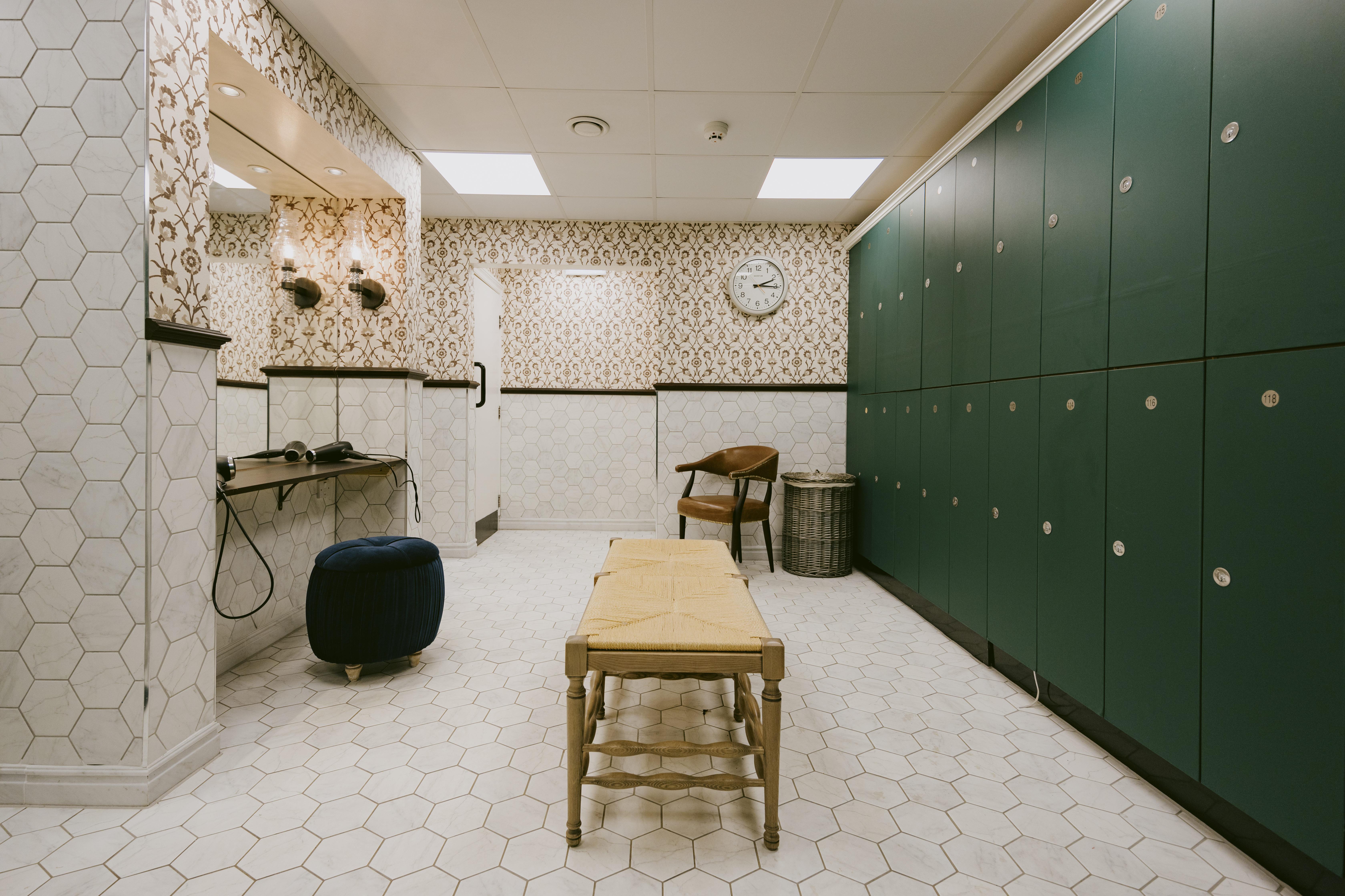 Hotel Marine Troon Exterior foto The locker room at the London House